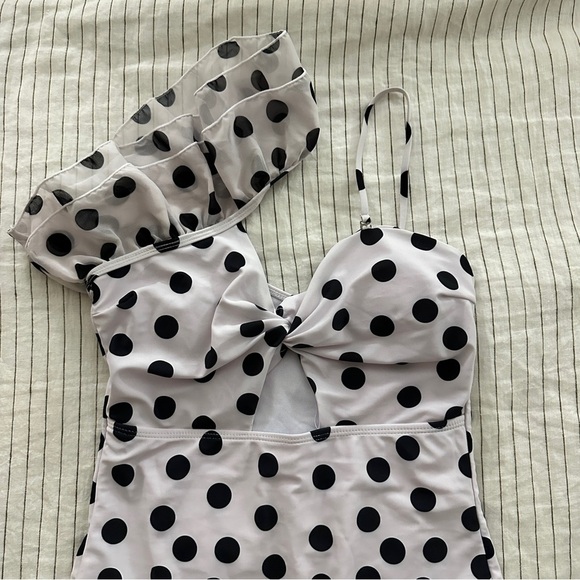 NWT One Shoulder Ruffle Polka Dot One Piece Swimsuit - Picture 2 of 10